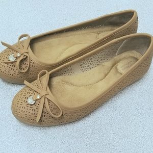 Giani Bernini Odeysa Memory foam Flats Size 7.5